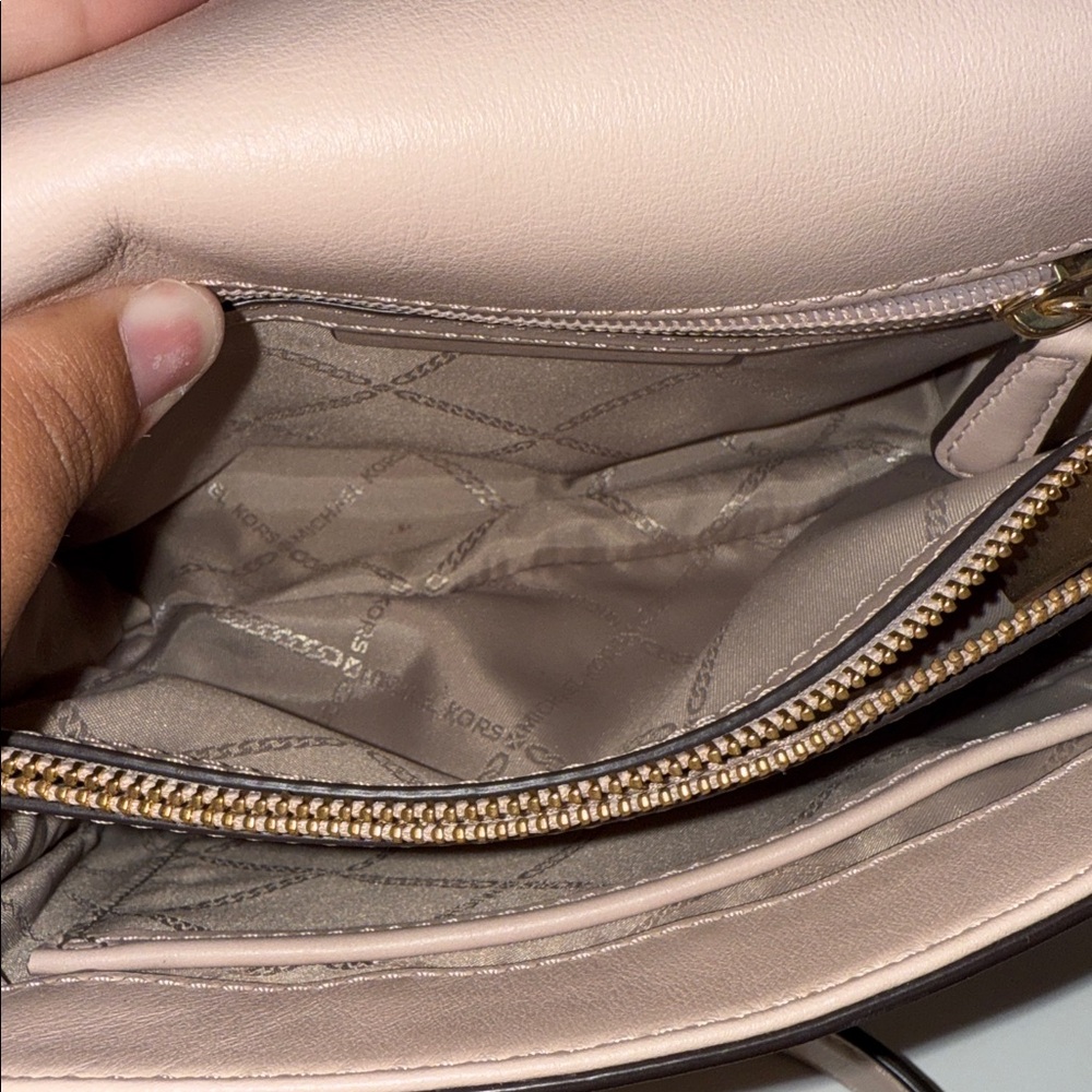 Michael Kors Beige Crossbody Bag with Gold Chain - Picture 5 of 5